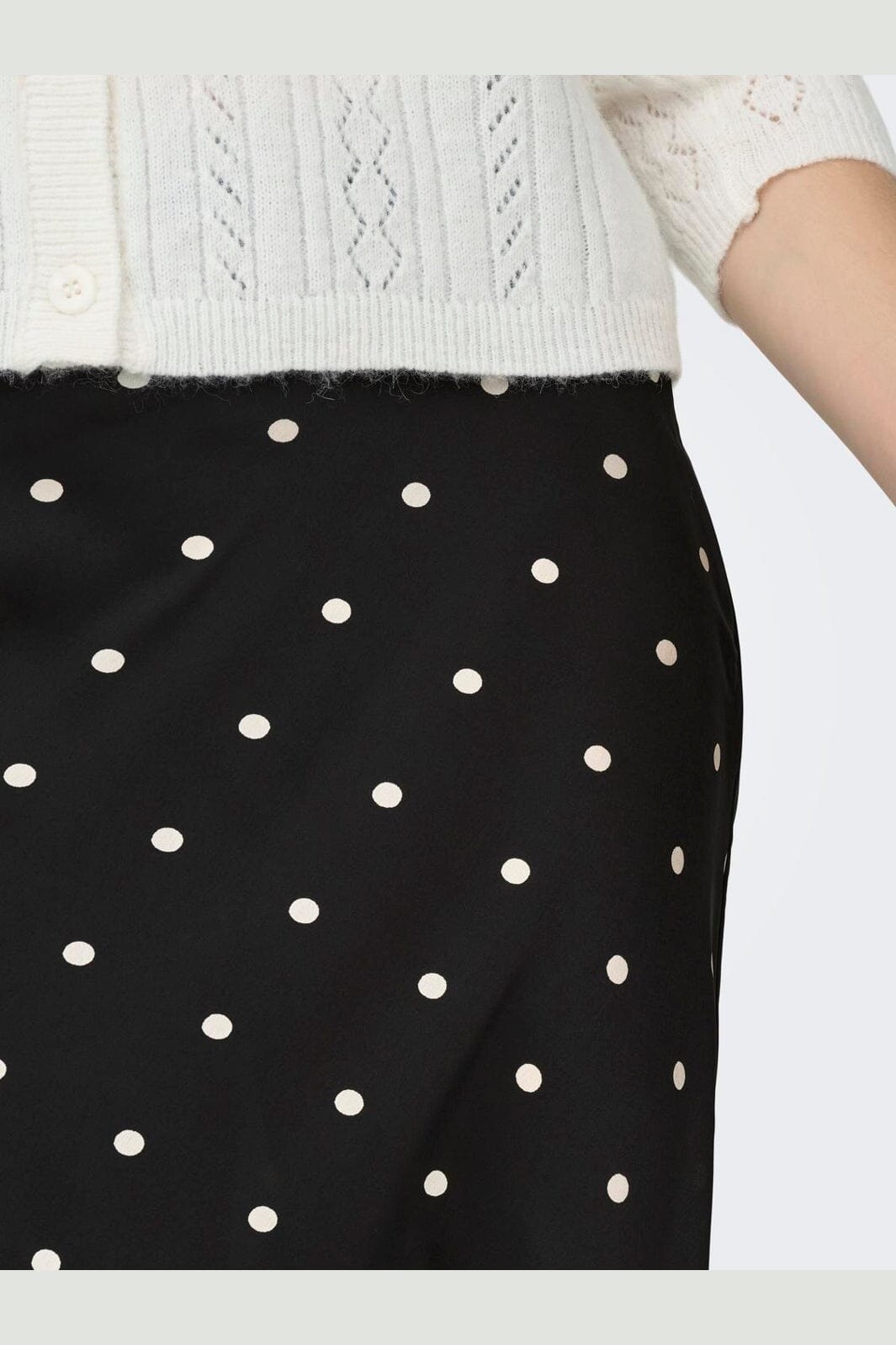 JDY - Jdyhailey Satin Midi Skirt - 5083222 Black Ecru Dots