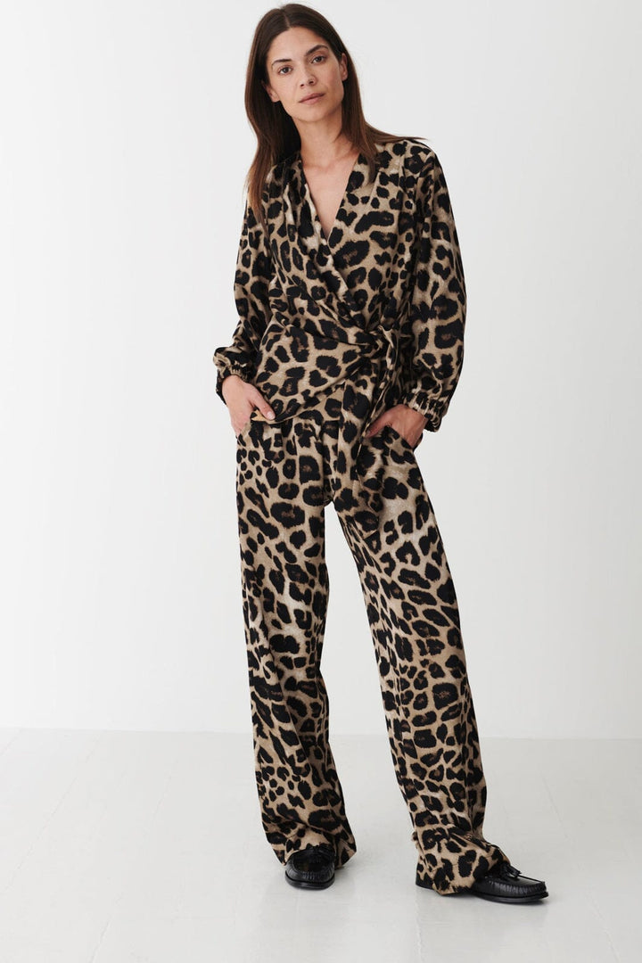 Karmamia - Elena Blouse 2211 - Hammered Leopard Bluser 