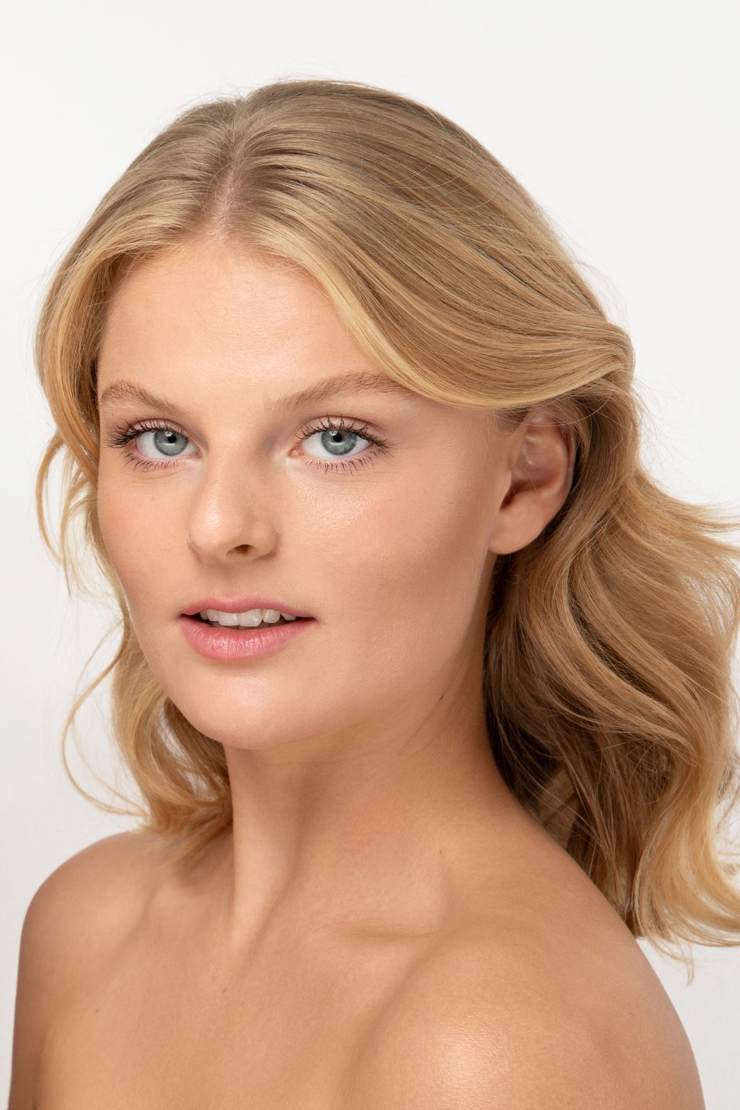 Lavinde Copenhagen - Natural Glow Liquid Foundation Ivory 206 - 30 ml Makeup 