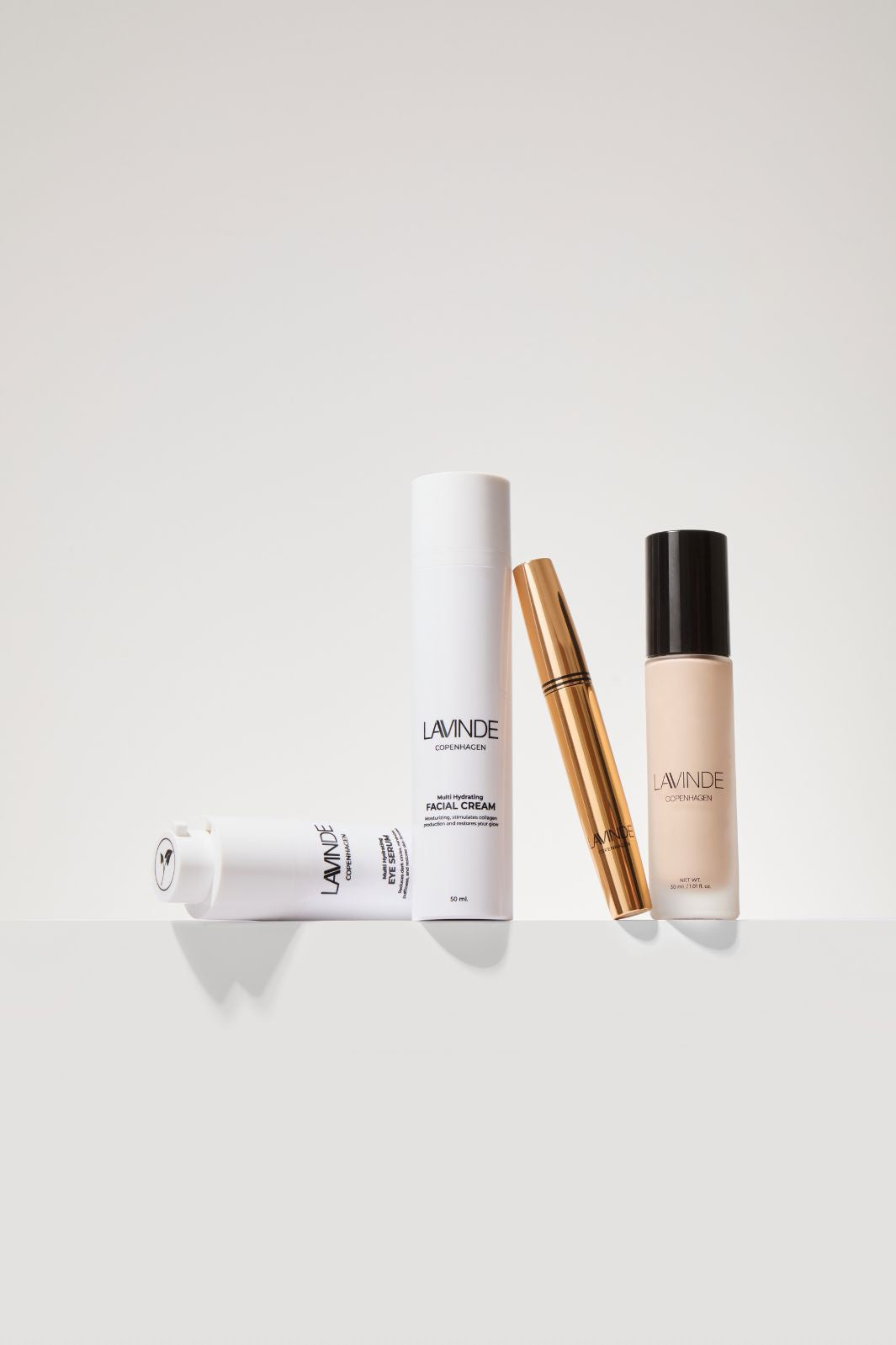 Lavinde Copenhagen - Natural Glow Liquid Foundation Sand 203 - 130201 - 30 ml Foundation 