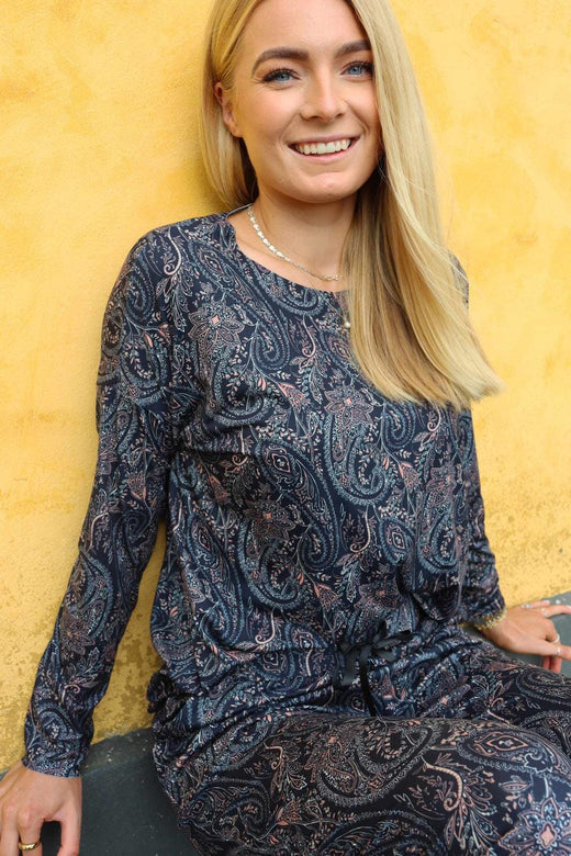 Liberte - Alma-Ls-Top 9504 - Night Sky Paisley Toppe 