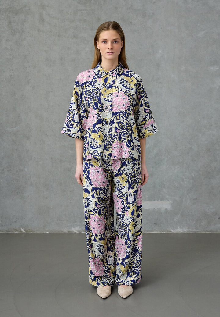 Love & Divine - Love1338-3 19917 - 801 - Navy Paisley