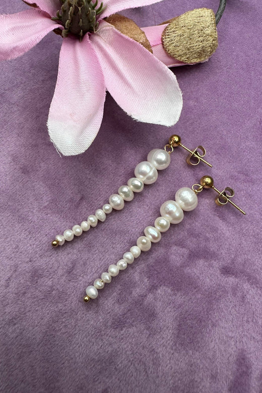 Mellow Moon - One Pearl Long Earring - Forgyldt Øreringe 