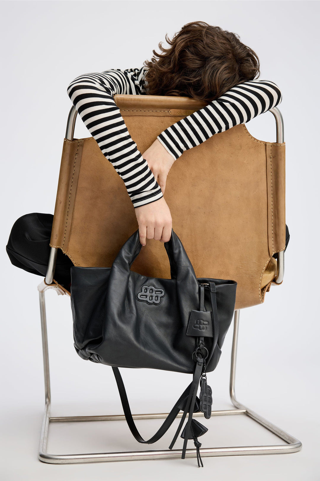 Munthe - Lix 253194825358 - 2 - Black Tasker 