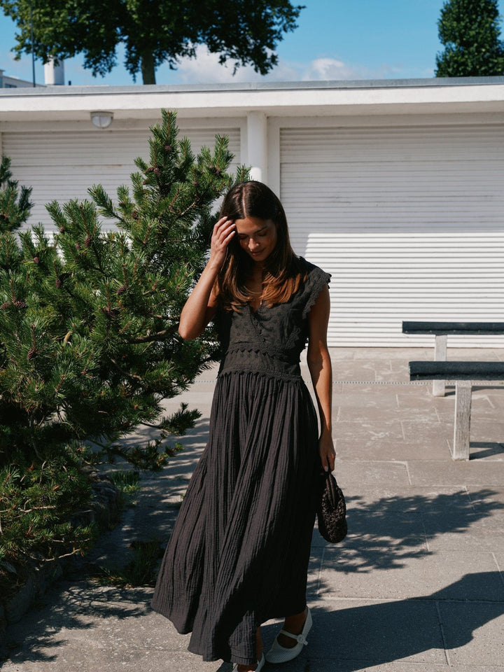 Neo Noir - Arista Lace Dress 169643 - 676 - Dark Brown Kjoler 