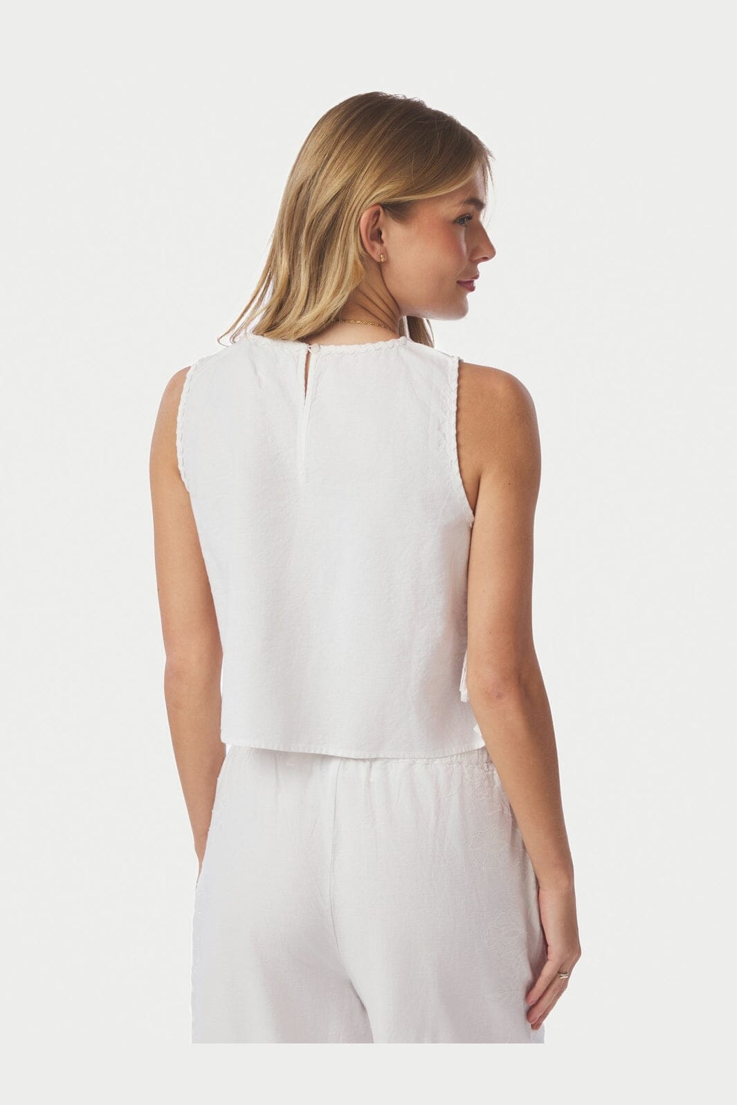 Neo Noir - Kaelin Embroidery Top 169113 - 120 - White