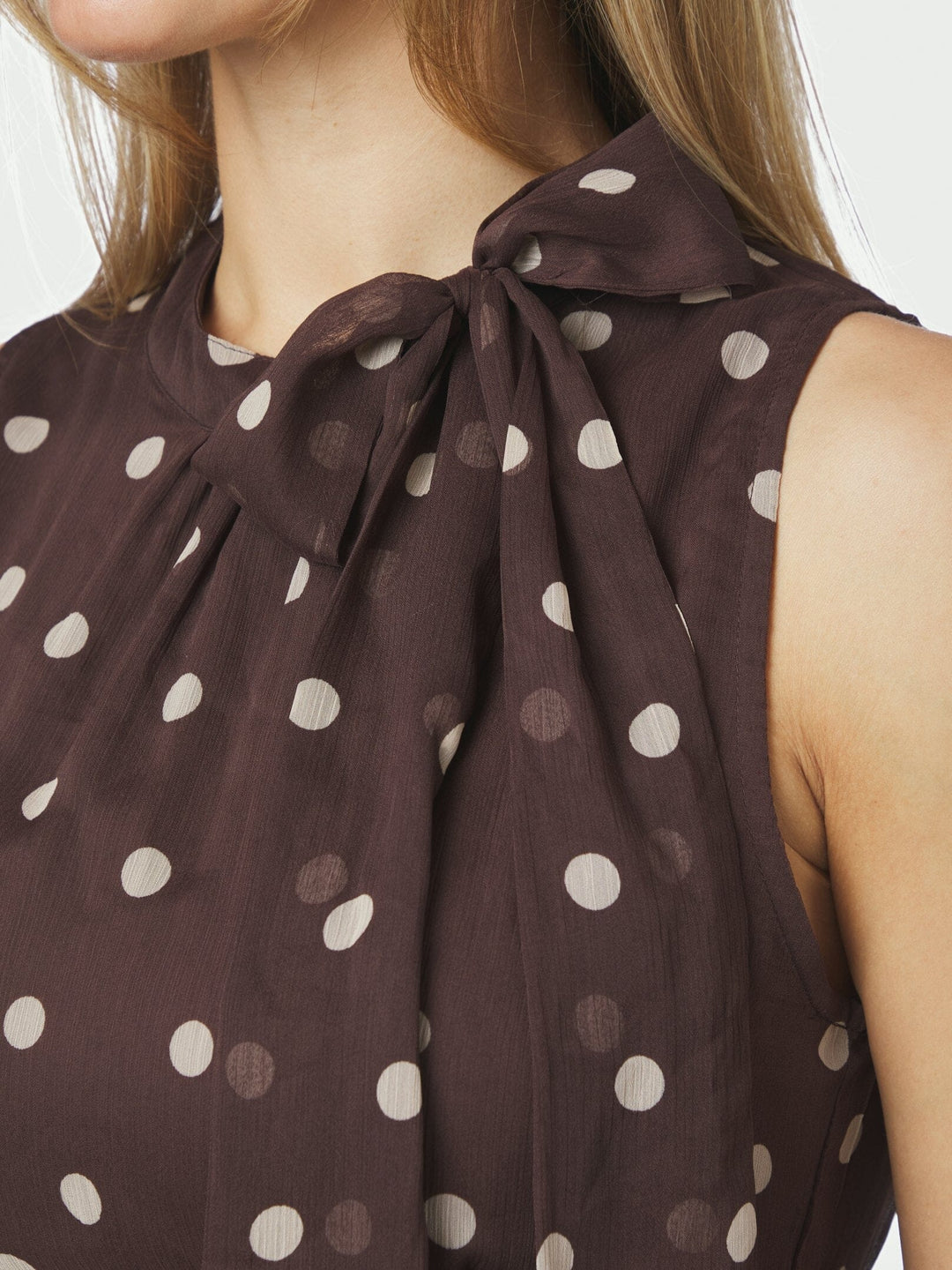 Neo Noir - May Big Dot Dress 170522 - 210 - Brown Kjoler 