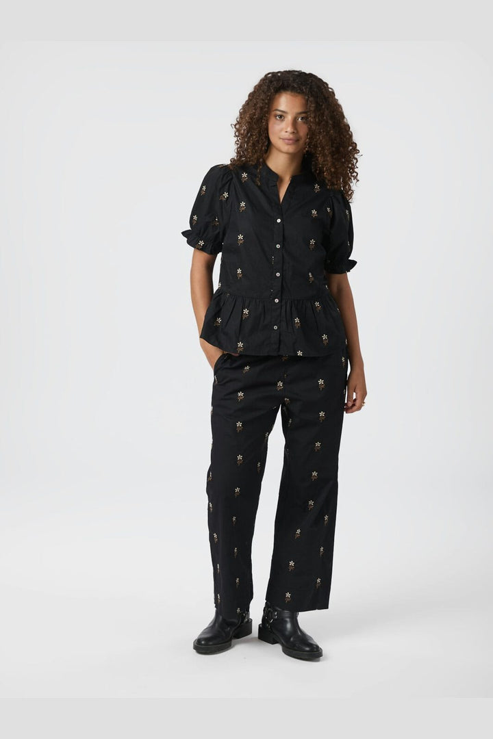 Neo Noir - Savy Flower Emb Blouse 166791 - 100 - Black