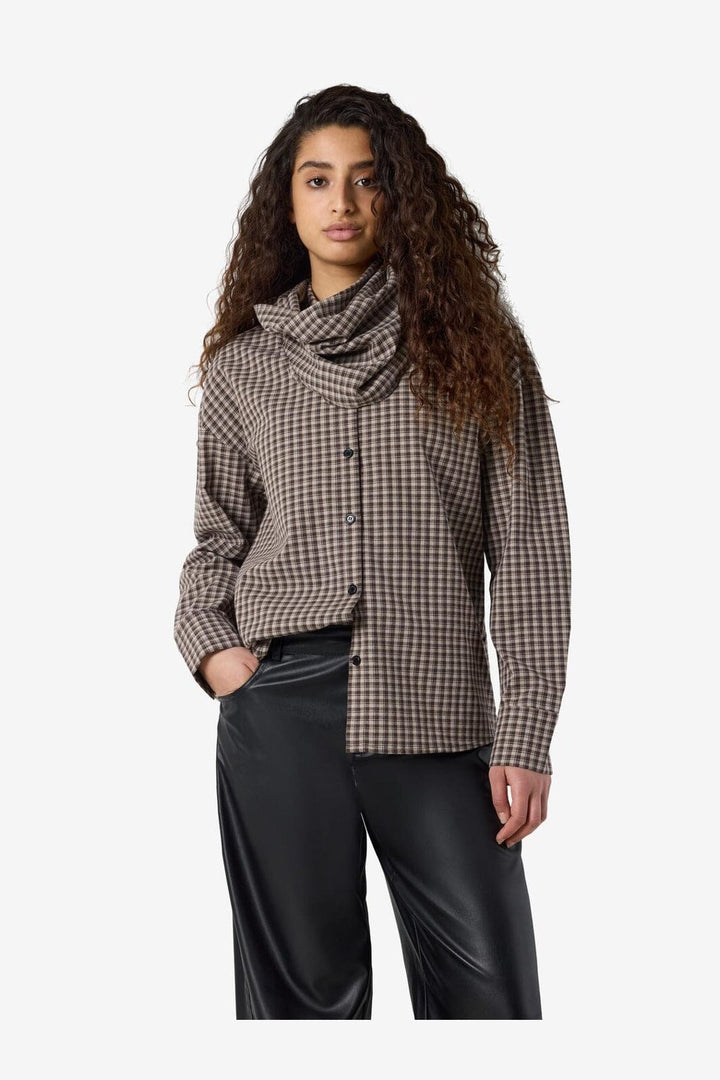 Noisy May - Nmkilah L/S Scarfshirt - 5185766 Oatmeal Chocolate Brown