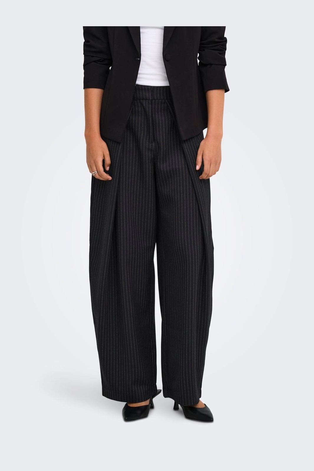 Only - Onlpinya Pleat Barrel Pant Tlr - 5205663 Black Cloud Dancer Pinstripes
