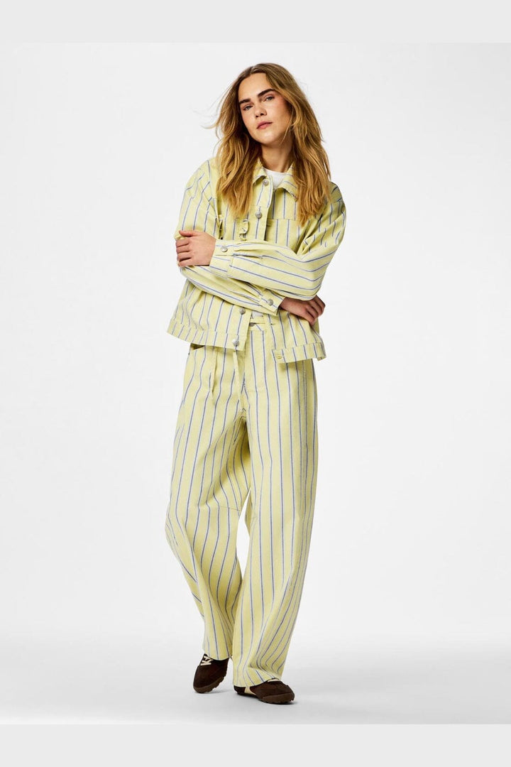 Pieces - Pcbillo Ls Denim Jacket - 4972494 French Vanilla Cloud Dancer&Beaucoup Blue&Oyster Mushrooms