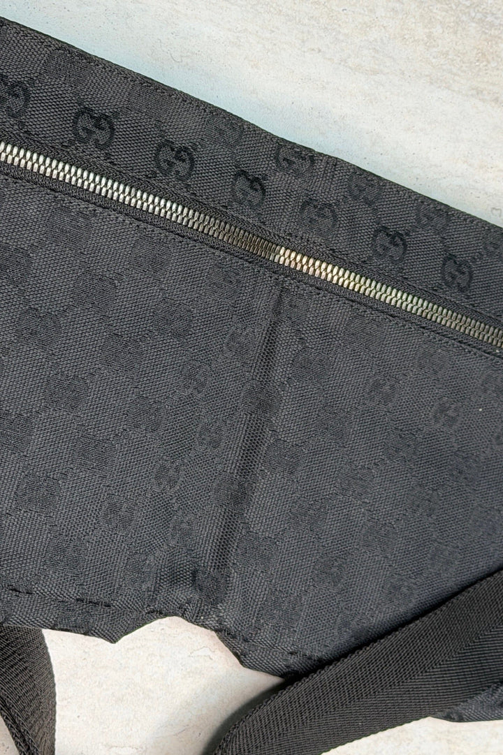 Preloved Vintageline x Molly&My - Vintage Gucci Bumbag 5 - Black Tasker 