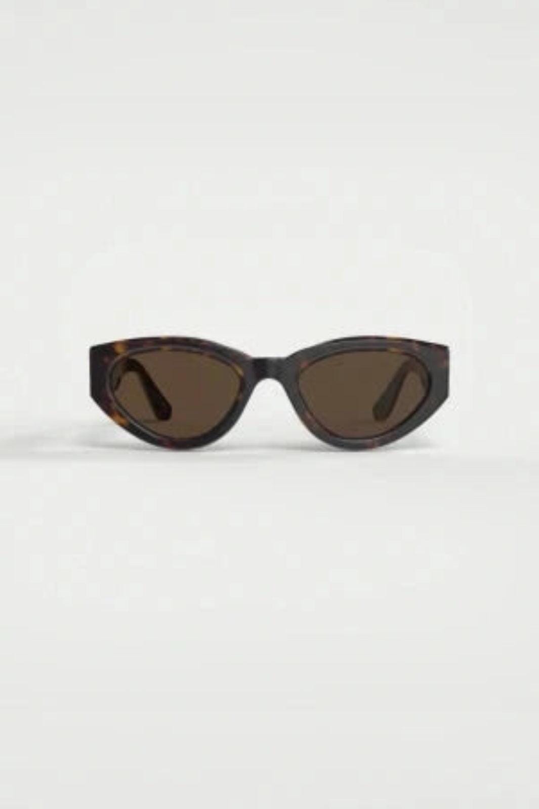 Rotate - 1. Cat Eye Frame 1163123098 - 3098 Chimi X Deep Tortoise Solbriller 