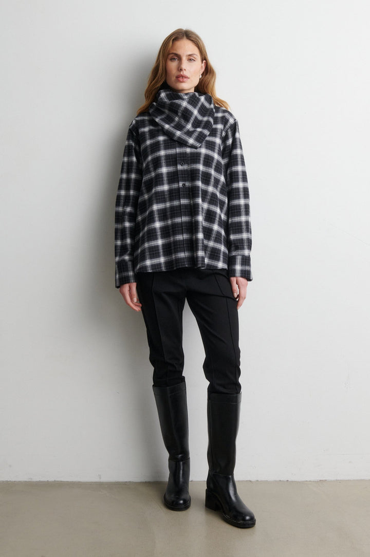 Second Female - Genola Shirt 60993 - 8001 Black Skjorter 