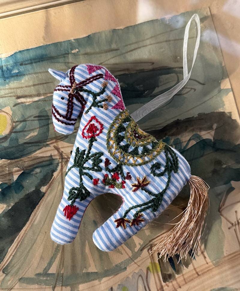 Sissel Edelbo - Hellen Horse Ornament Se 2131 - Blue Stripes 