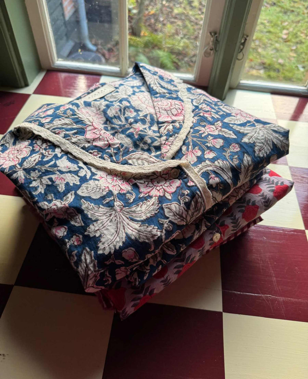 Sissel Edelbo - Neva Pyjamas Set Se 2031 - Blue Blossom Nattøj 