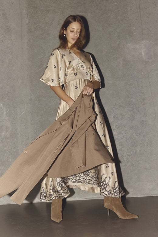 Sisters Point - Gisela-Dr24 19871 - 814 - Champagne/Black Flower Kjoler 