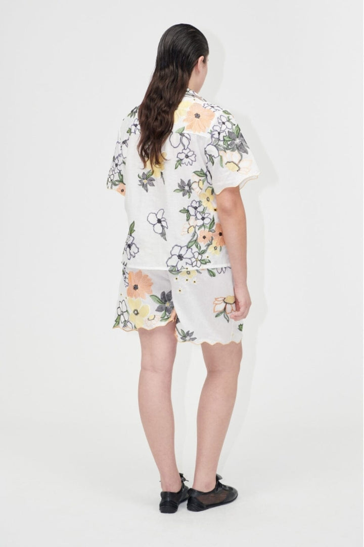Stine Goya - 2133 Tencel, Scalloped Elasticated Waistband Shortssg-pf25-p071-2133 - Wild Flowers Embroidery