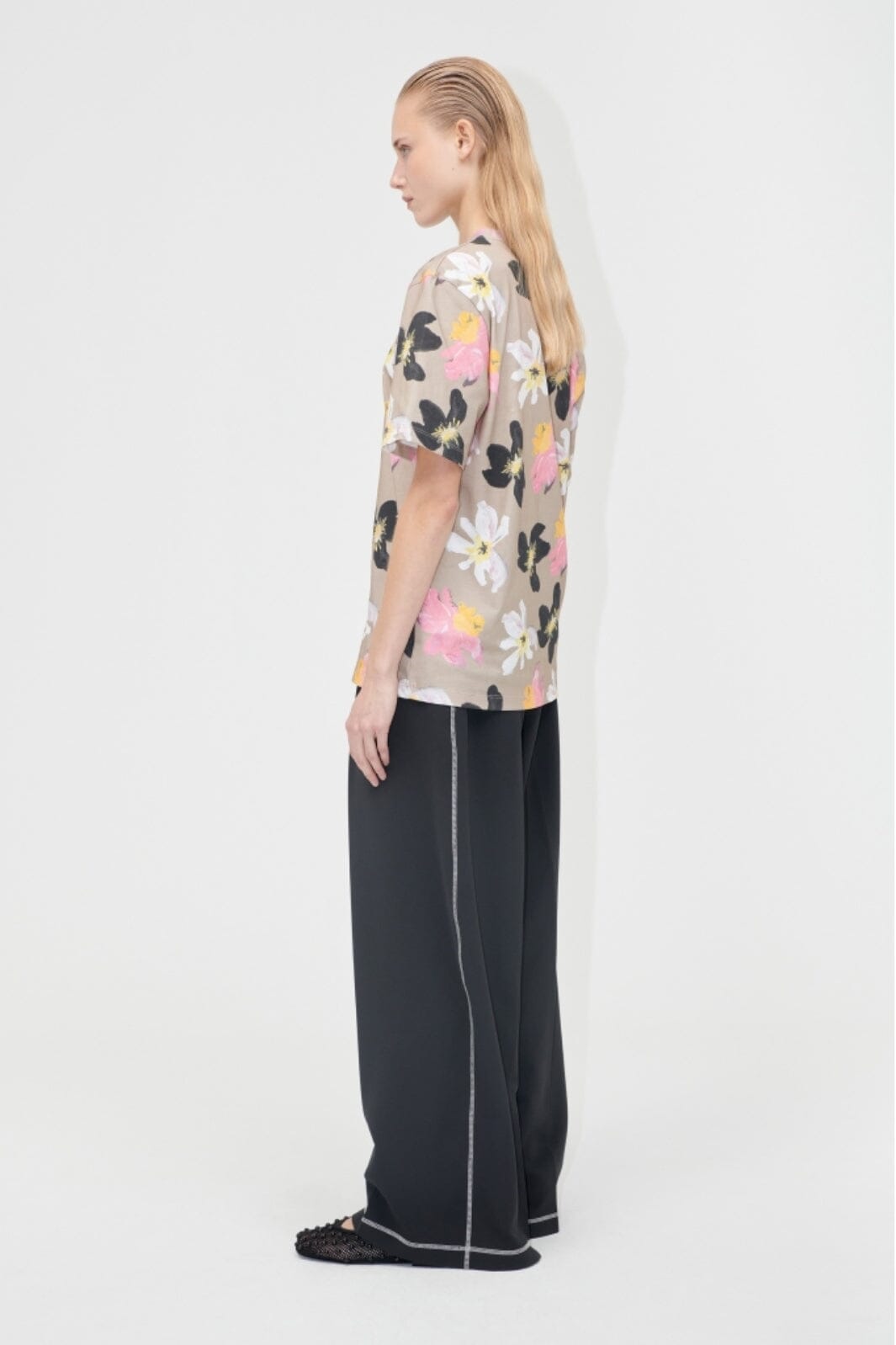 Stine Goya - 2243 Light Jersey, Short Sleeve T-shirtsg-pf25-t009-2243 - Wild Flowers