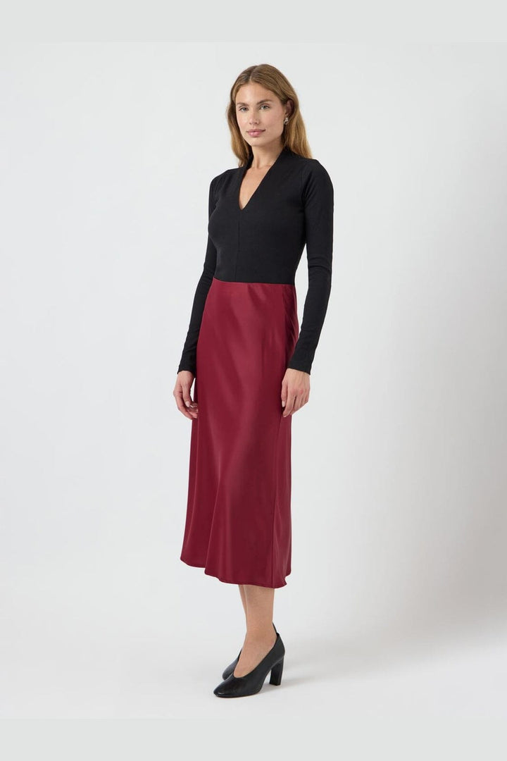 YAS - Yaspella Midi Skirt - 4791860 Tibetan Red