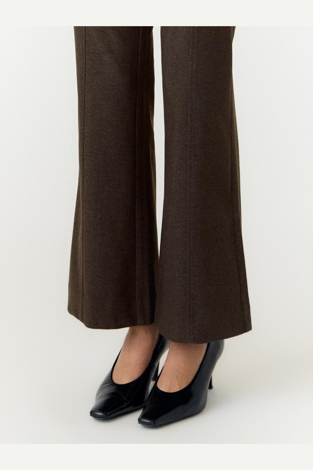 YAS - Yasposhu Pant - 5138184 Major Brown
